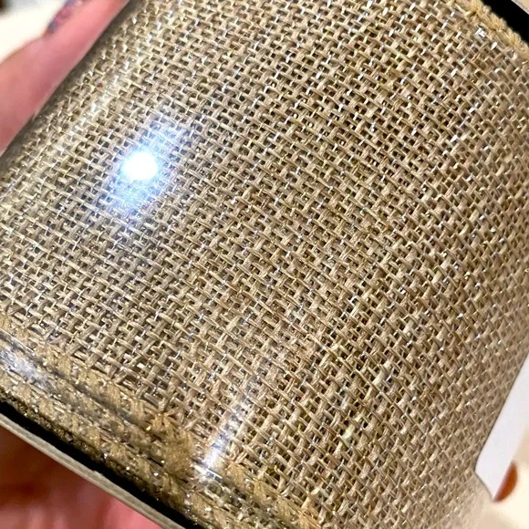 BRAND NEW - D.Stevens Gold Metallic Burlap Wired Ribbon 2.5 x 10 Yards - Picture 2 of 4
